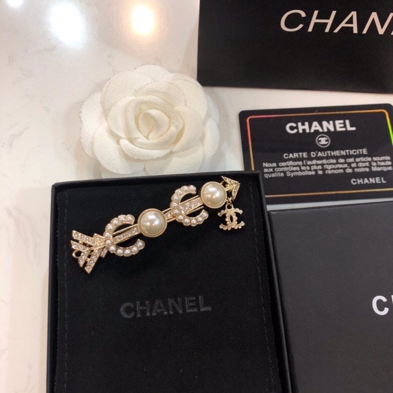 Chanel 小香 Chanel香奈儿 珍珠 发夹 市面 1:1款式开模 材质 小香 Logo 秋冬百搭毛衣 女神
