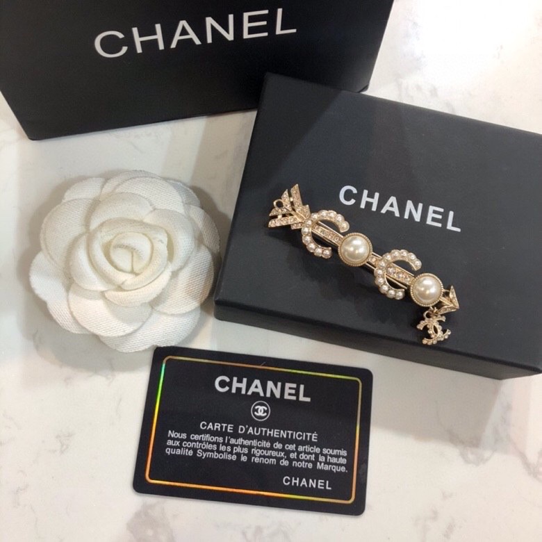 Chanel 小香 Chanel香奈儿 珍珠 发夹 市面 1:1款式开模 材质 小香 Logo 秋冬百搭毛衣 女神