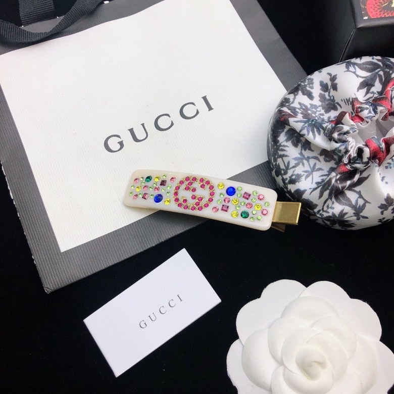 “Gucci Crystalheads Monograph: Brass Material with Colored Hairs and Twilight Cabinets” - 图片 4
