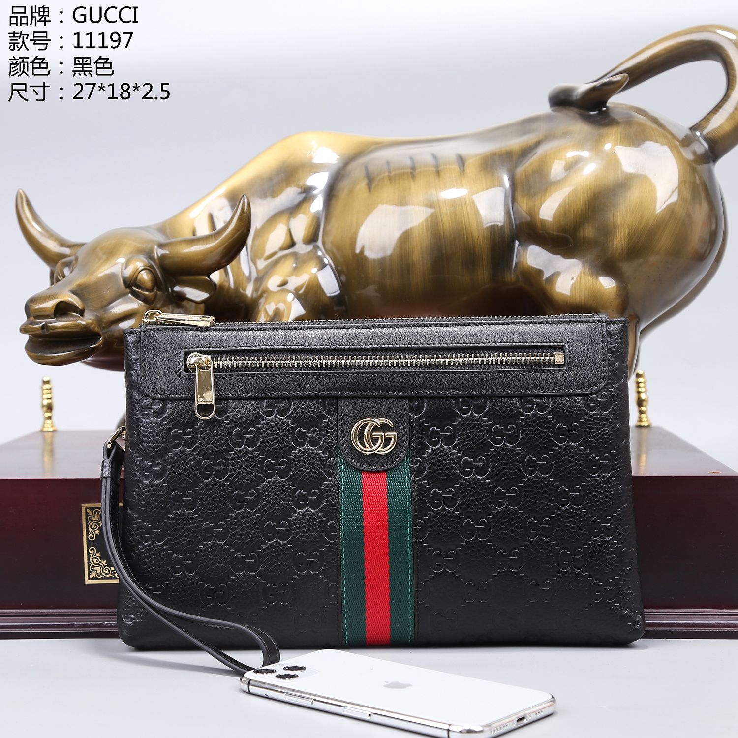 K0  首发原单配盒 品牌：GUCCI手拿包 型号：11197 颜色：黑色 尺寸：27x18x3 材质：原单专柜复制．釆用原版材质材料配原单皮手工+工艺制作严格执行，追逐时尚领域。精致的五金搭配。车工走线整齐均匀。出差.社交. 赴宴. 必备神器。官网同款，纯头层牛皮，手工精细，专用五金配件，性价比高，尺寸29X19