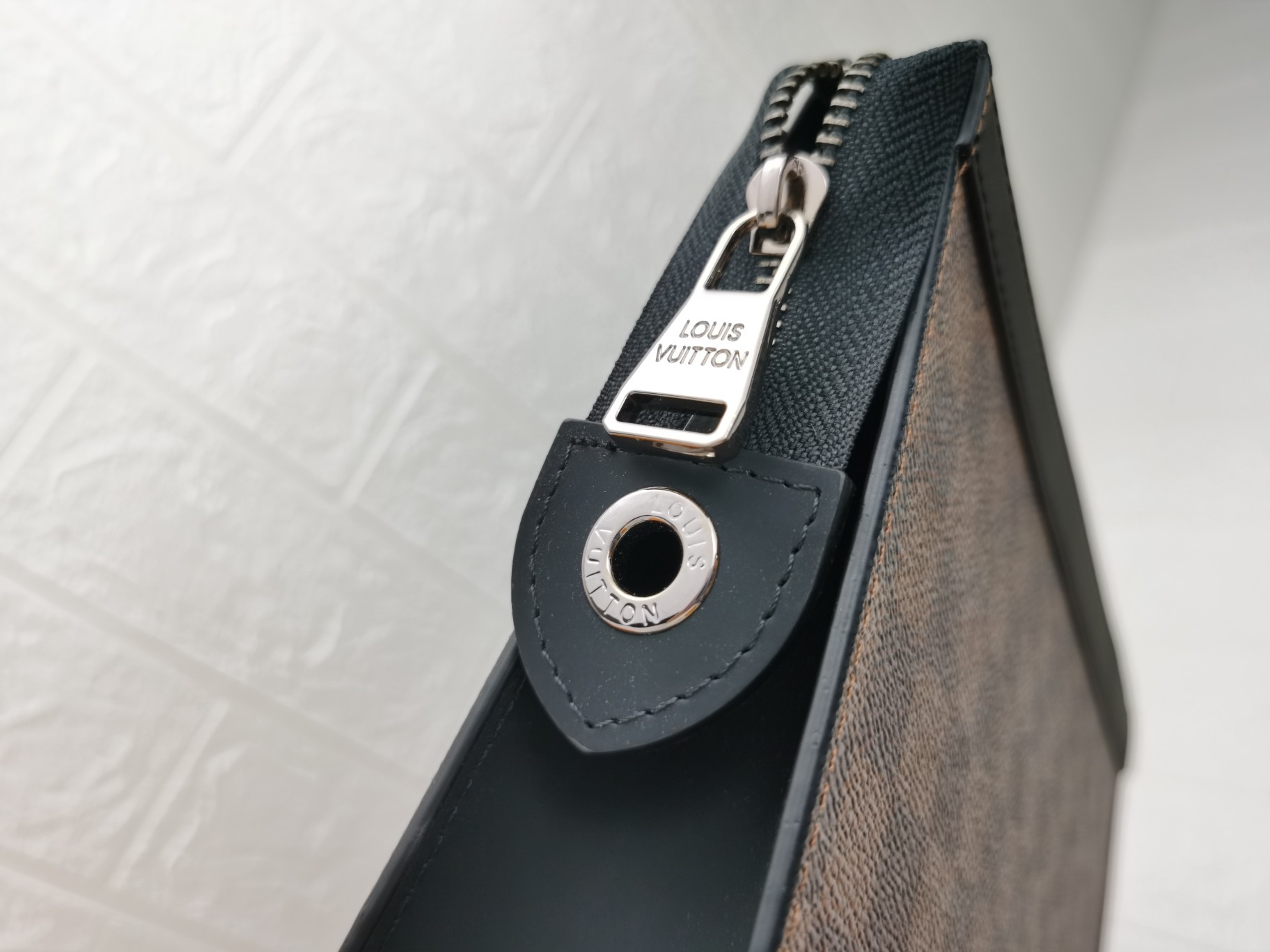 ブランド名 M61692 中号手袋 - スタイリッシュで機能的