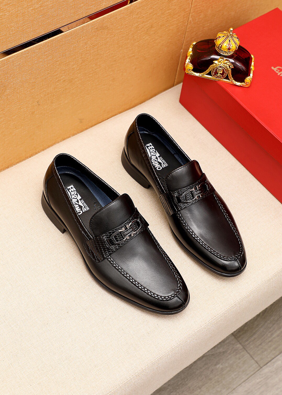 J0  Ferragamo「 菲拉格慕」休闲皮鞋正码