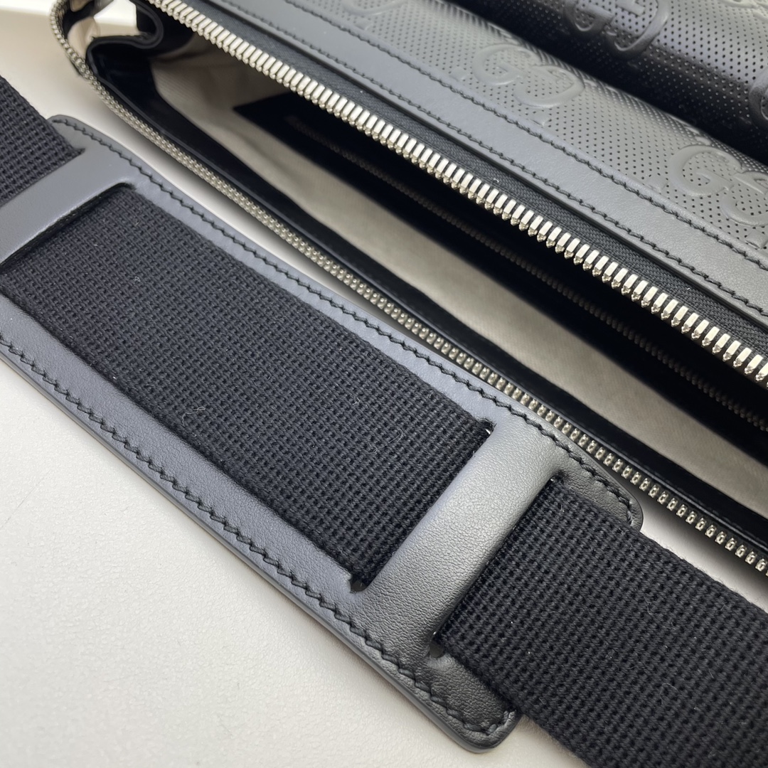 GUCCI古驰GG印花压纹邮差包658565