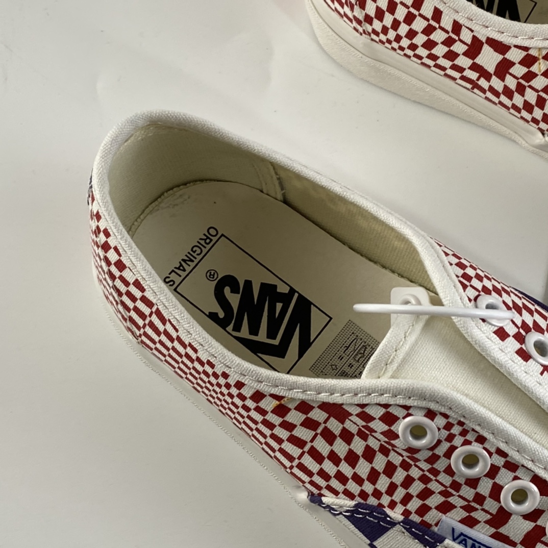 P150 VANS VAULT OG Authentic LX 高端支线撞色棋盘格复古低帮男女帆布滑板鞋  VN0A4BV91XR