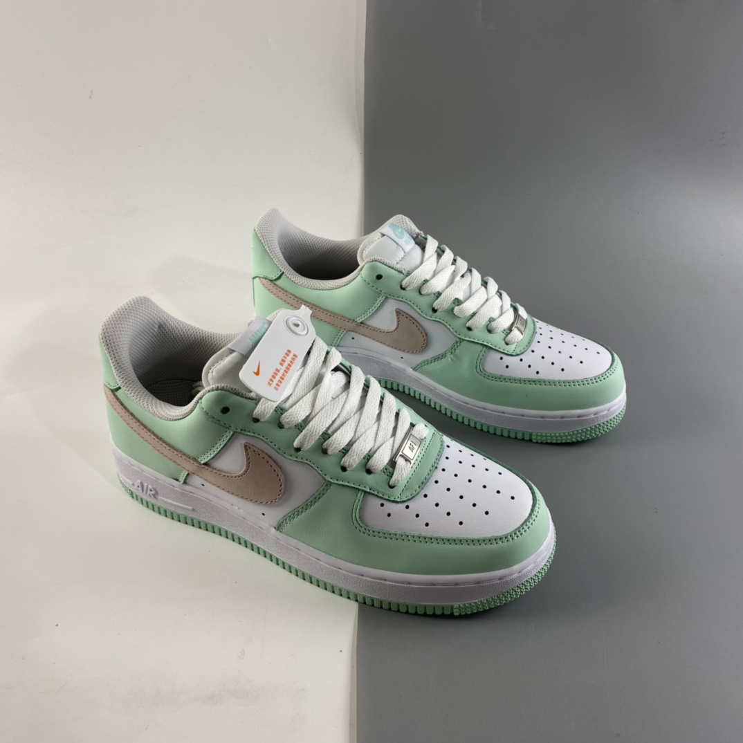 P220 Nk Air Force 1’07 空军一号低帮休闲运动板鞋 AA1726-111