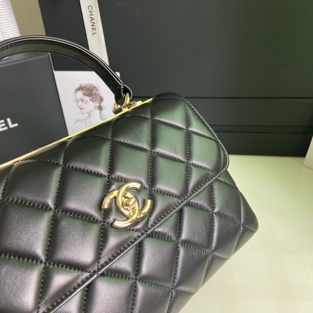 CHANEL92236V格秋冬最新五金原单品质刘诗诗同款采用进口绵羊皮多隔层顶尖的制作完美的手工.上身效