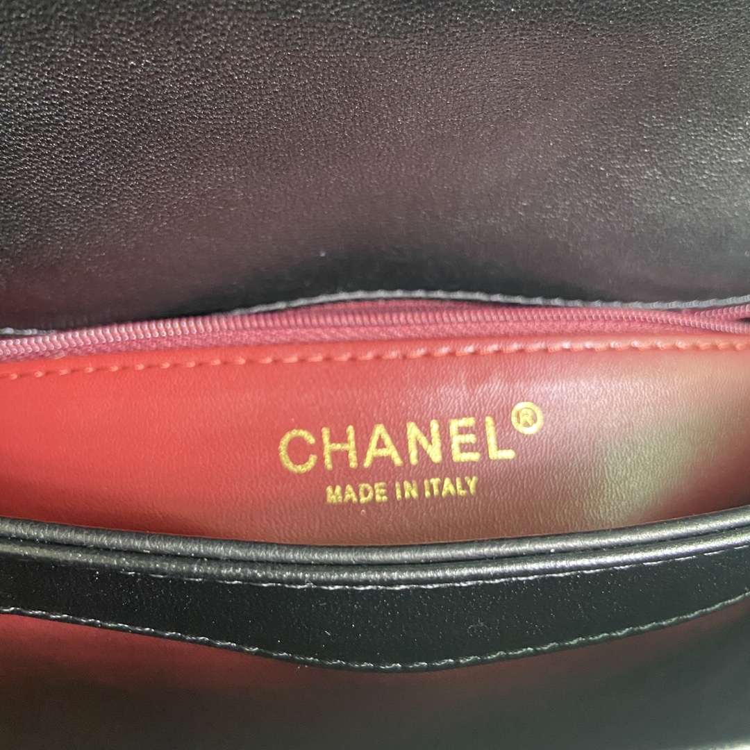 CHANEL92236V格秋冬最新五金原单品质刘诗诗同款采用进口绵羊皮多隔层顶尖的制作完美的手工.上身效