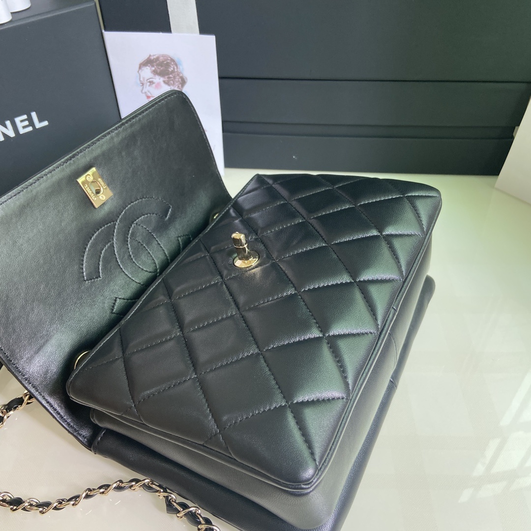 CHANEL92236V格秋冬最新五金原单品质刘诗诗同款采用进口绵羊皮多隔层顶尖的制作完美的手工.上身效