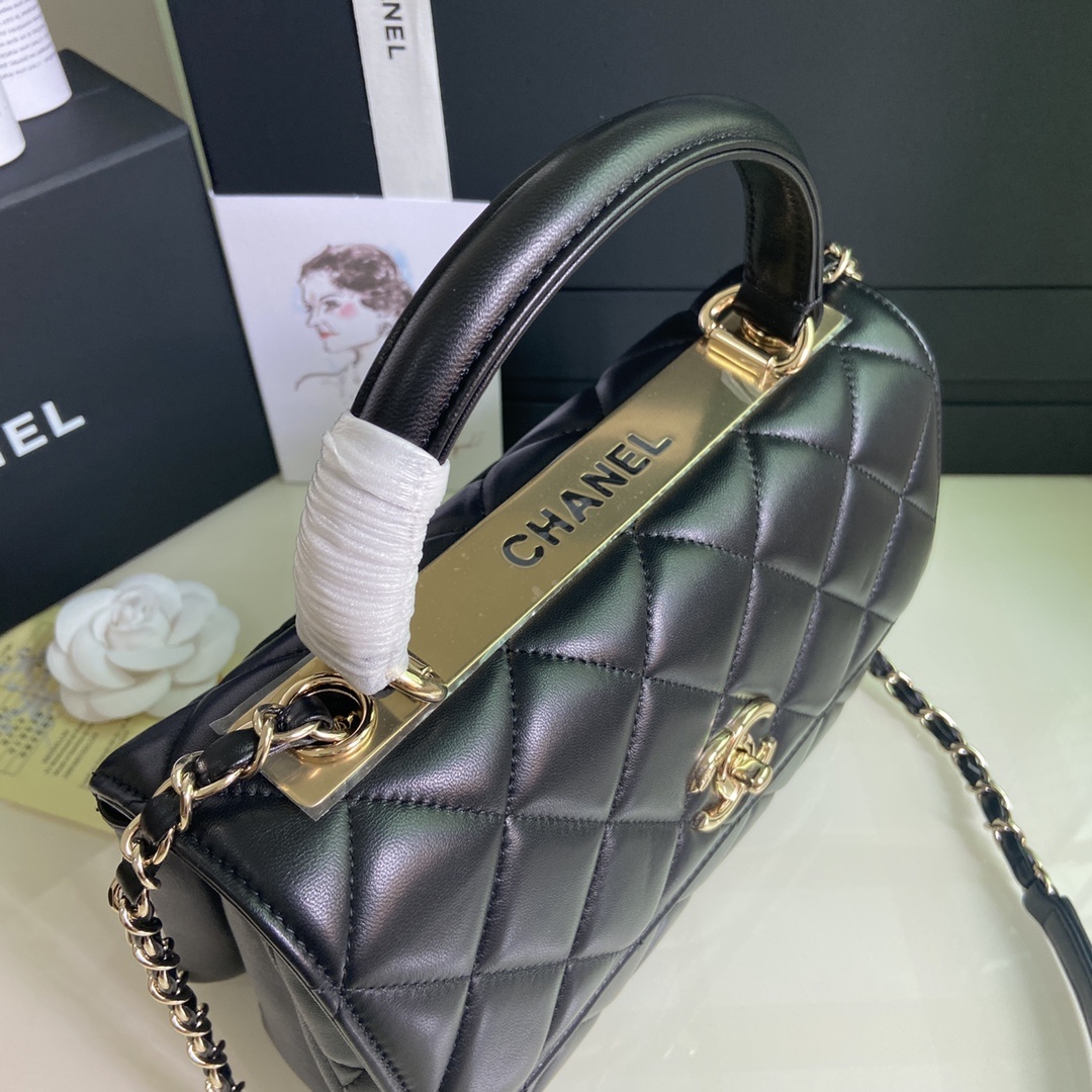 CHANEL92236V格秋冬最新五金原单品质刘诗诗同款采用进口绵羊皮多隔层顶尖的制作完美的手工.上身效