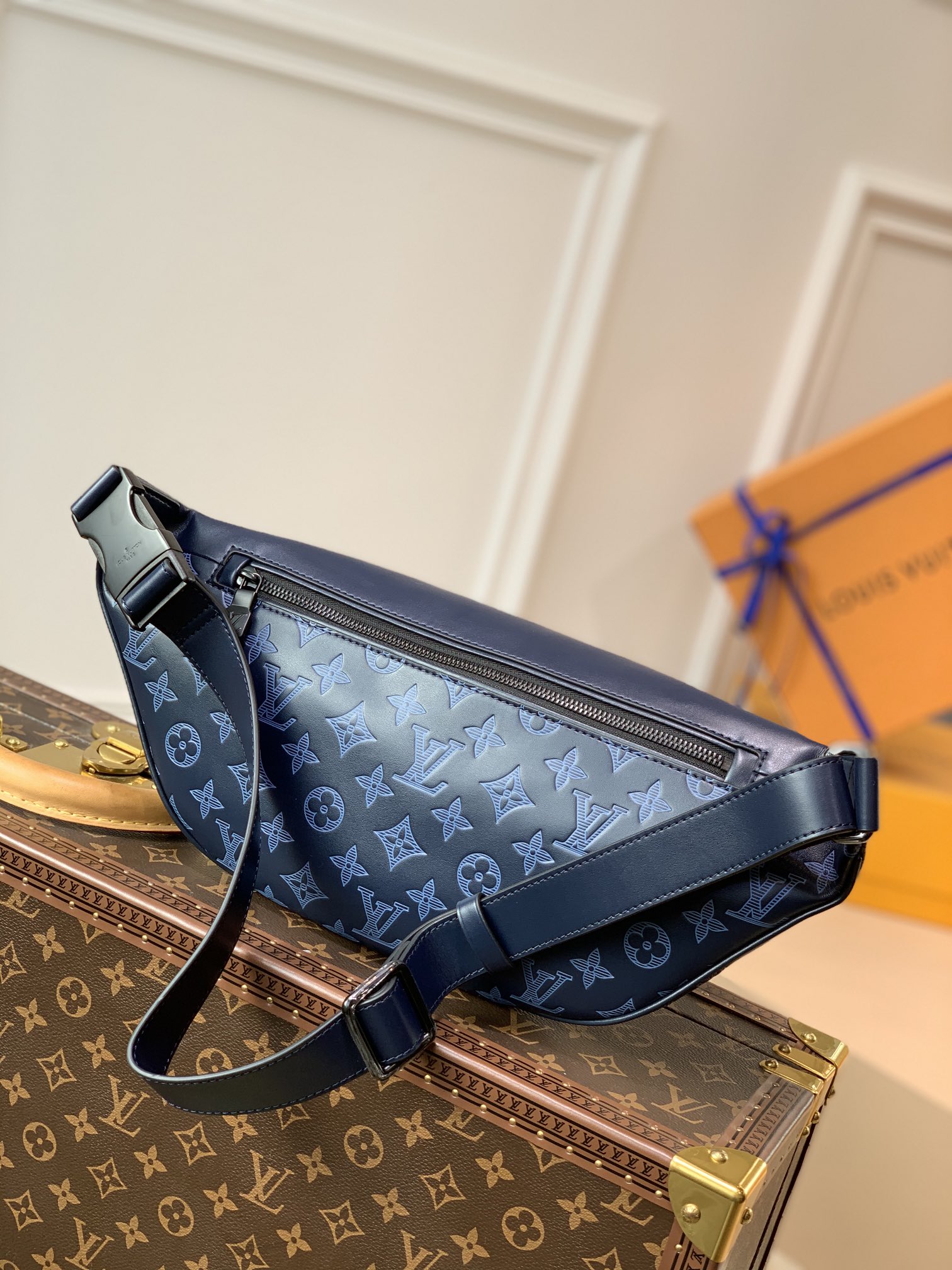 Louis Vuitton LV Discovery 腰包 M45729蓝色