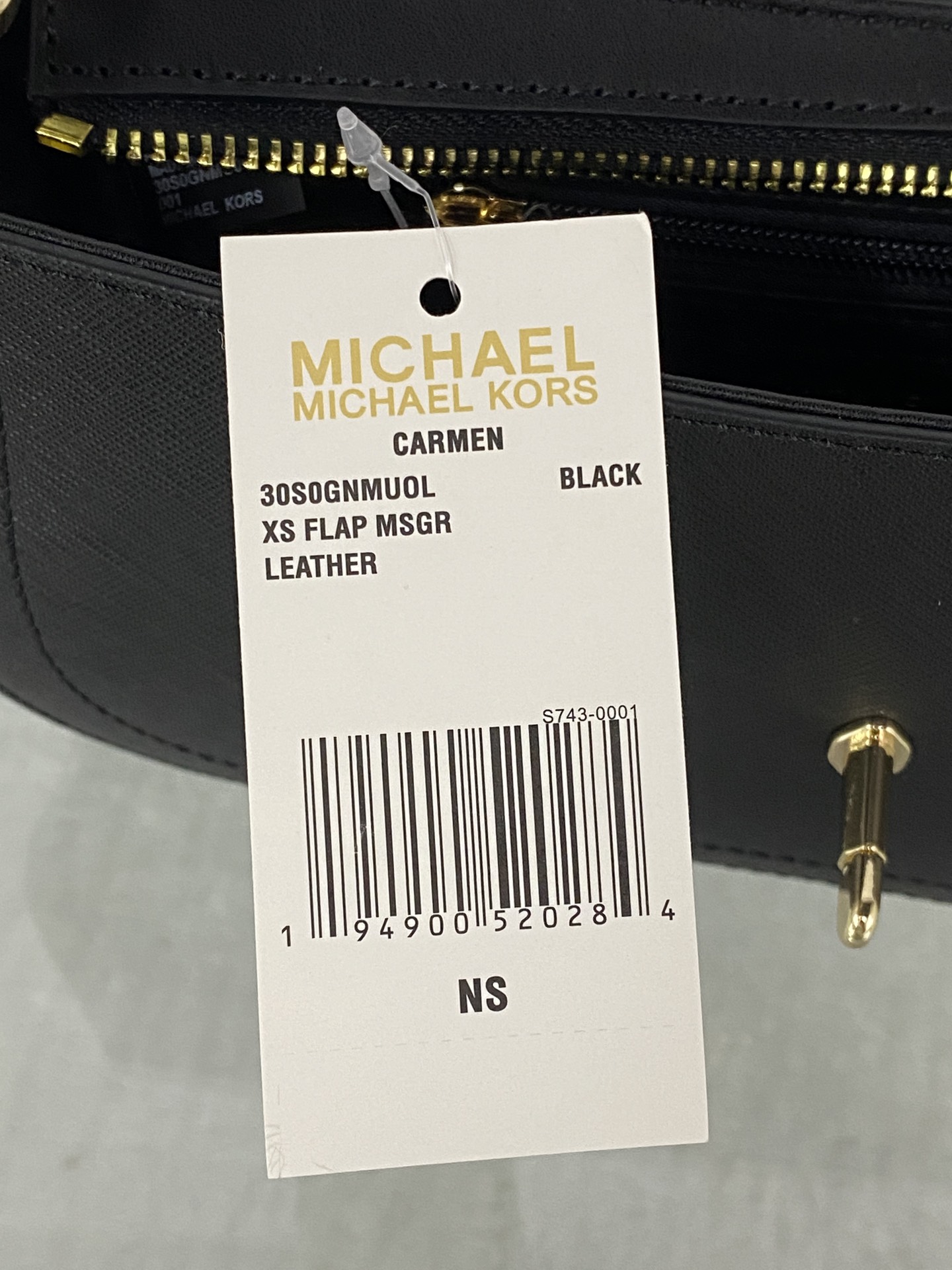 Michael Kors ～MK Carmen 超小号十字纹腋下包新月包迷你手提单肩包 散发一股年轻气息 而优雅