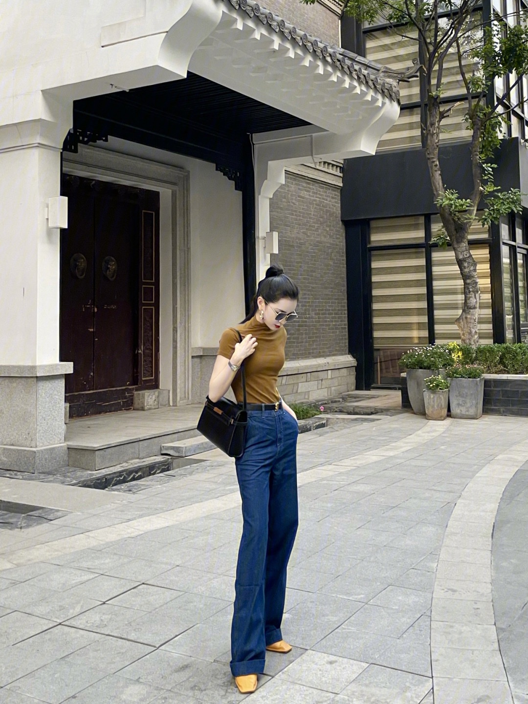 Ysl 𝑴𝒂𝒏𝒉𝒂𝒕𝒕𝒂𝒏 29CM曼哈顿法棍包 579271黑色牙签纹金扣