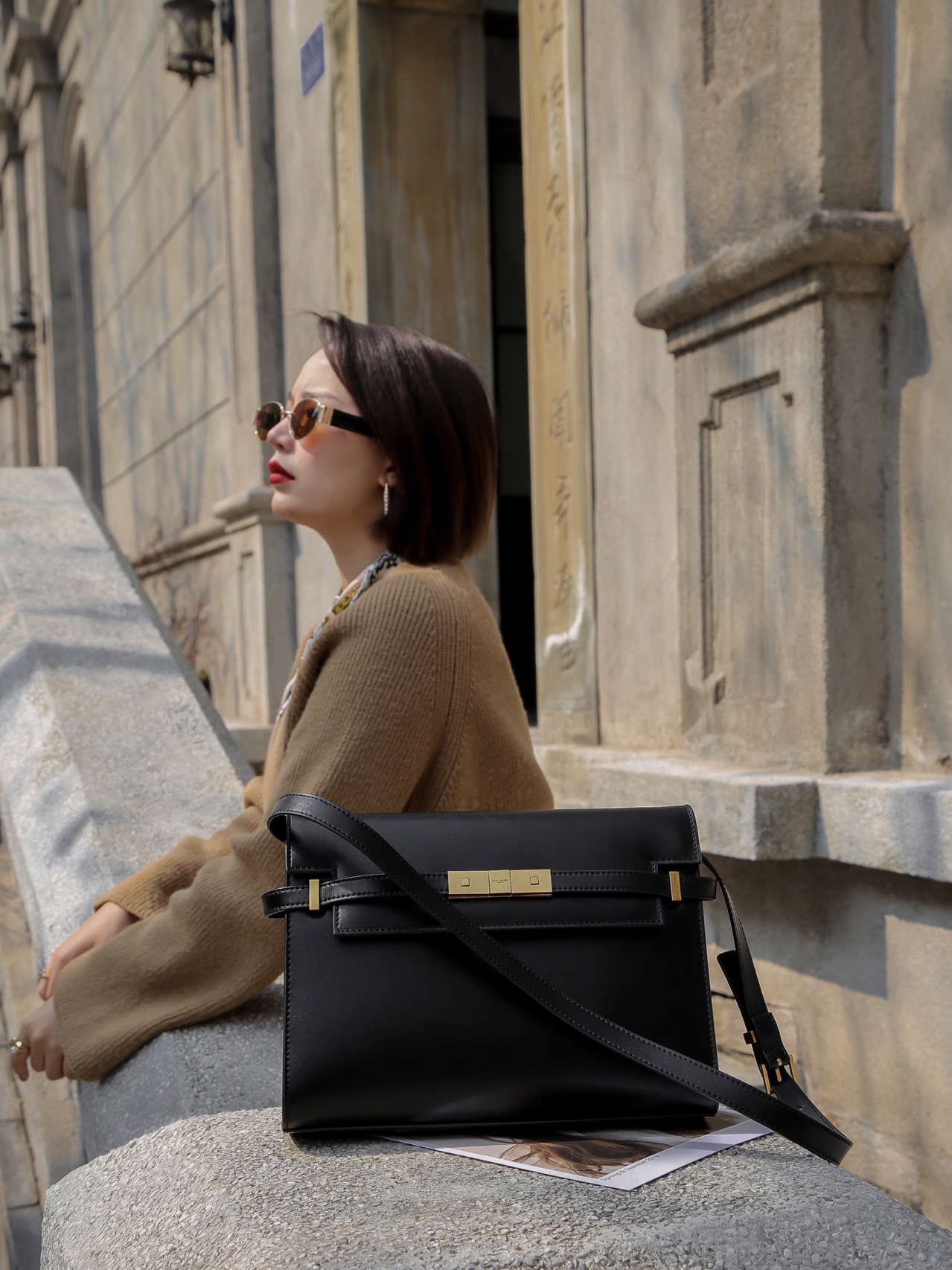 Ysl 𝑴𝒂𝒏𝒉𝒂𝒕𝒕𝒂𝒏 29CM曼哈顿法棍包 579271黑色牙签纹金扣