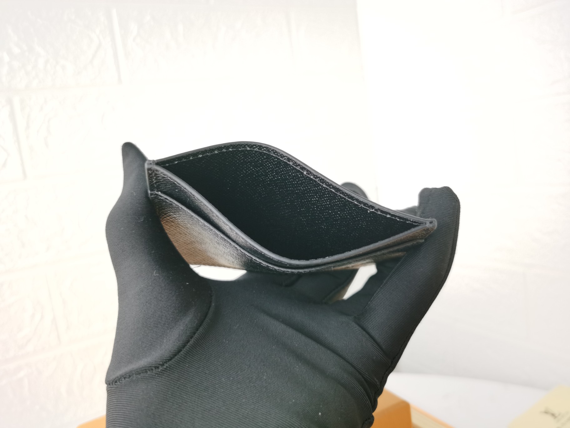 高品質名刺入れ M61733 横型カードケース 簡潔で使いやすい