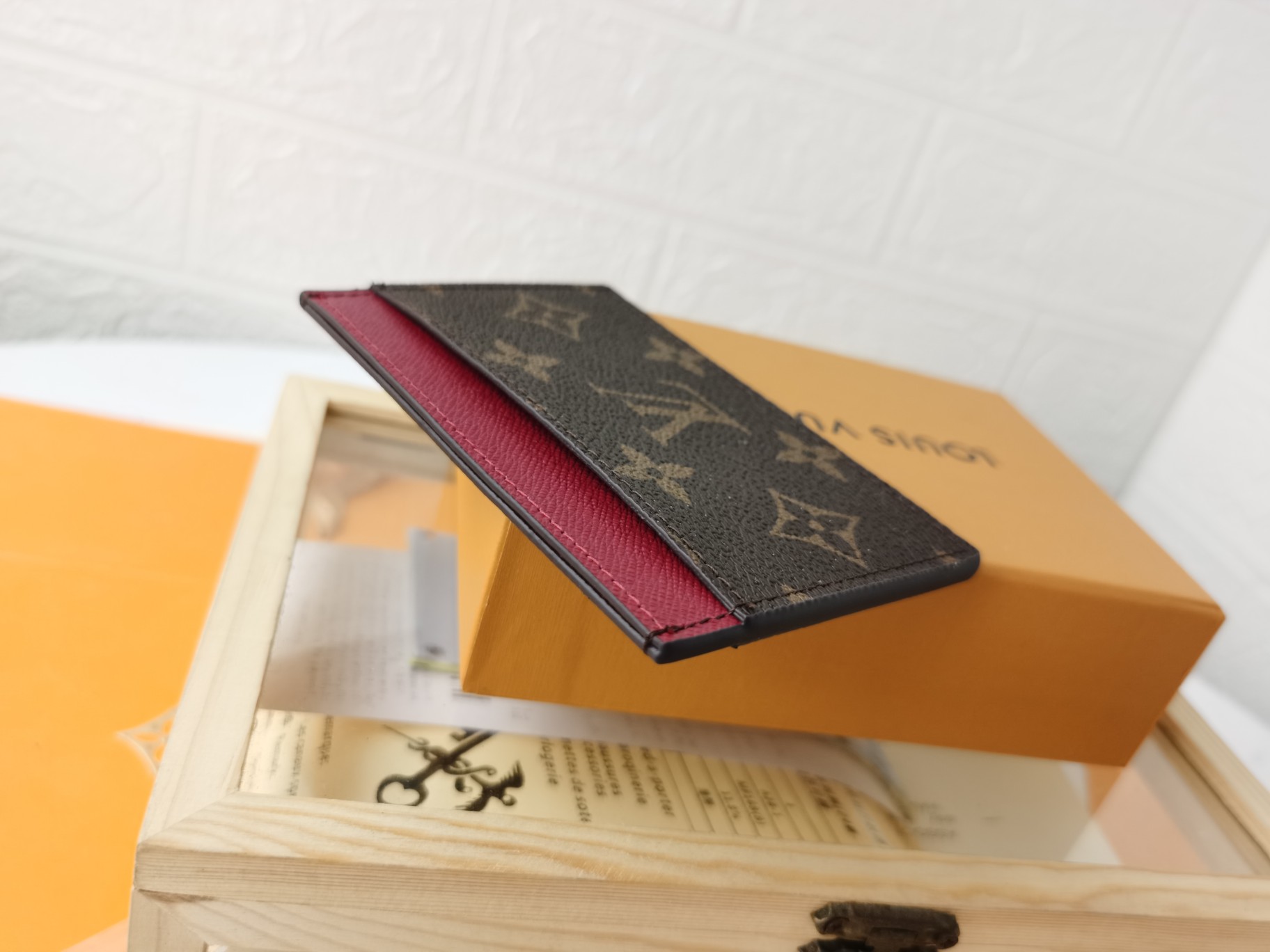 M61733名刺入れ シンプルで機能的なカードケース