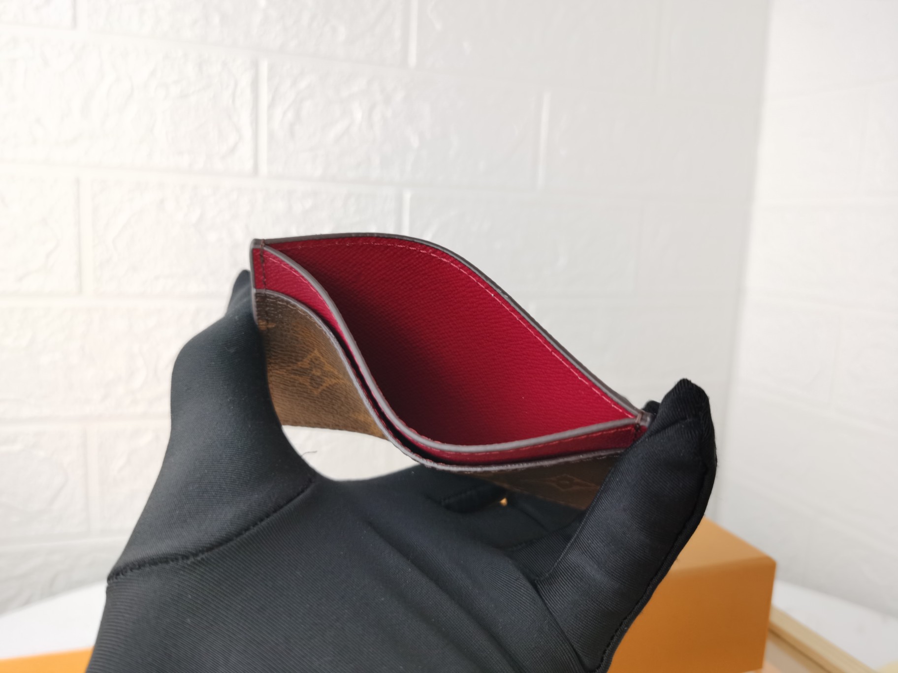 M61733名刺入れ シンプルで機能的なカードケース