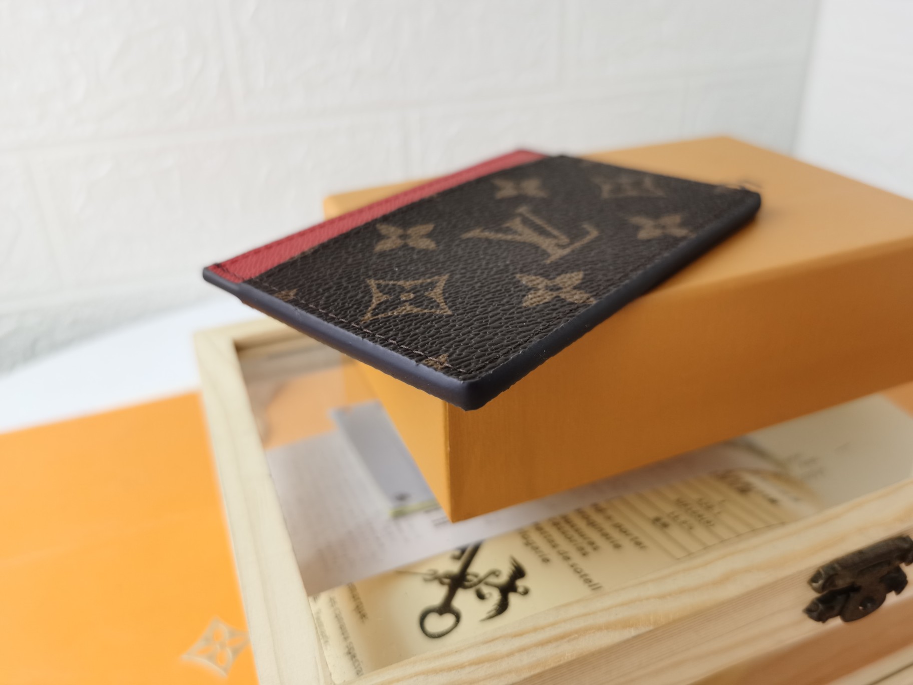 P180 名刺入れ M61733 横型 カード収納に最適