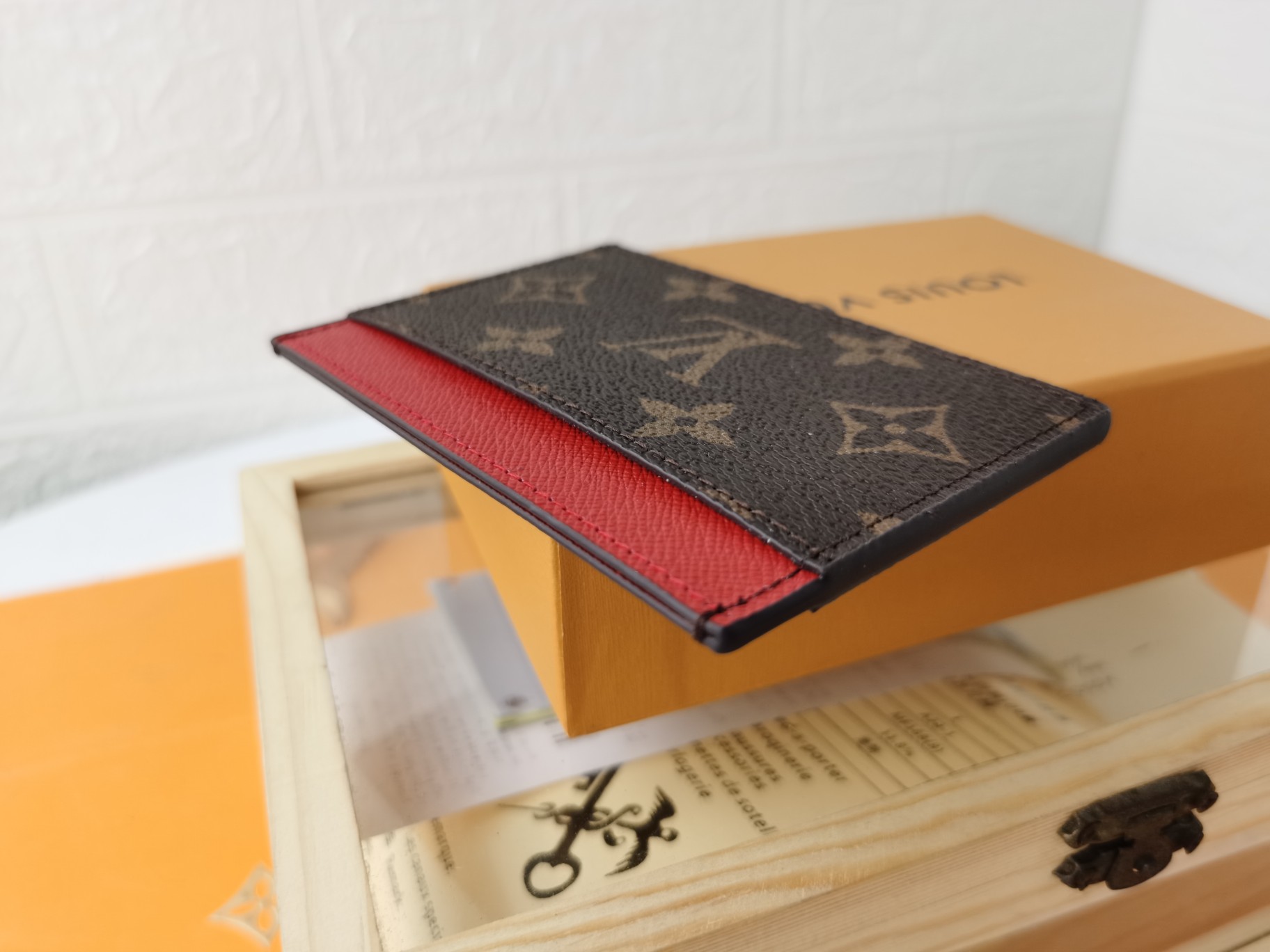 P180 名刺入れ M61733 横型 カード収納に最適