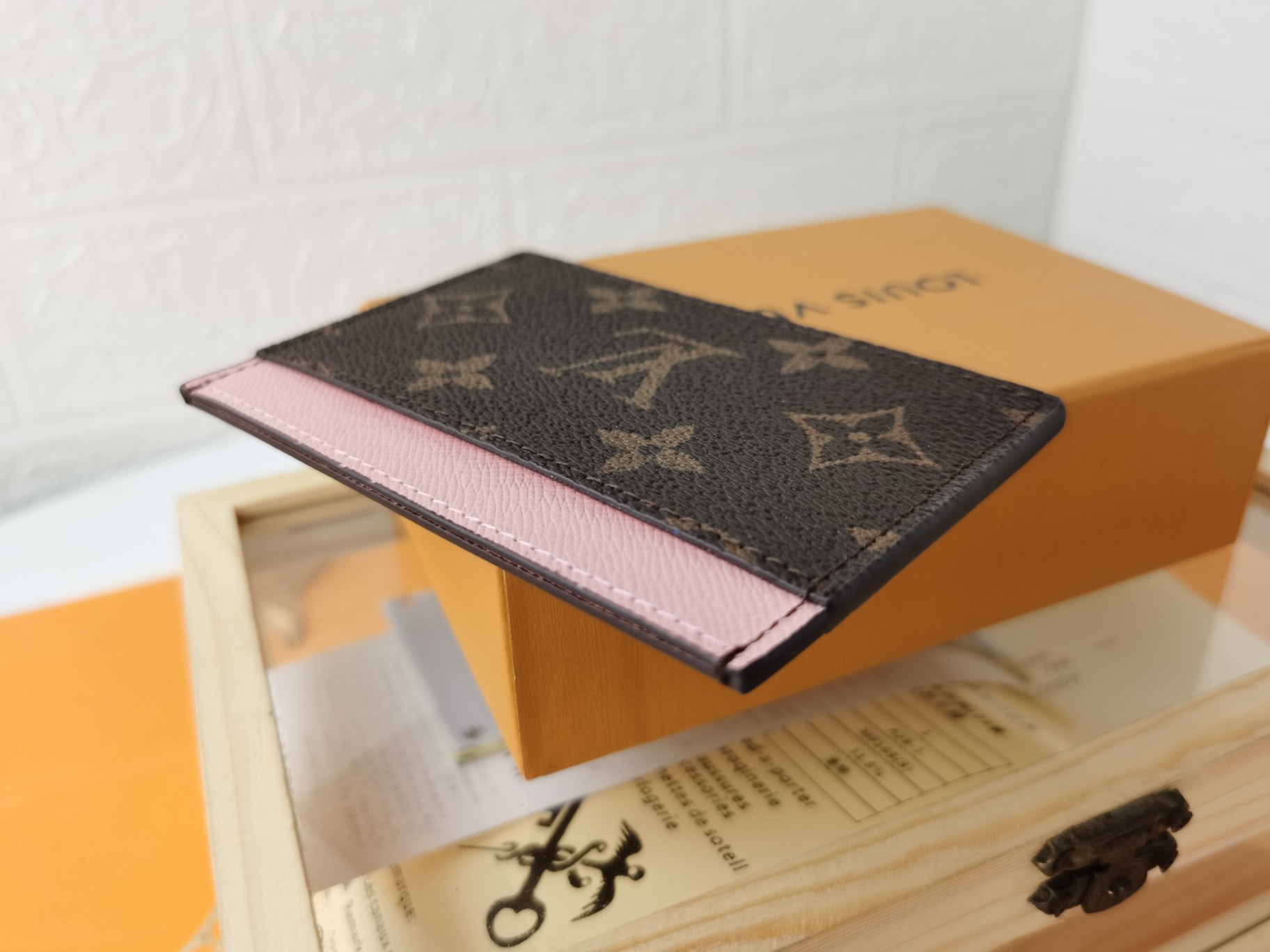 高級名刺入れ M61733 横型カードケース シンプルで実用的