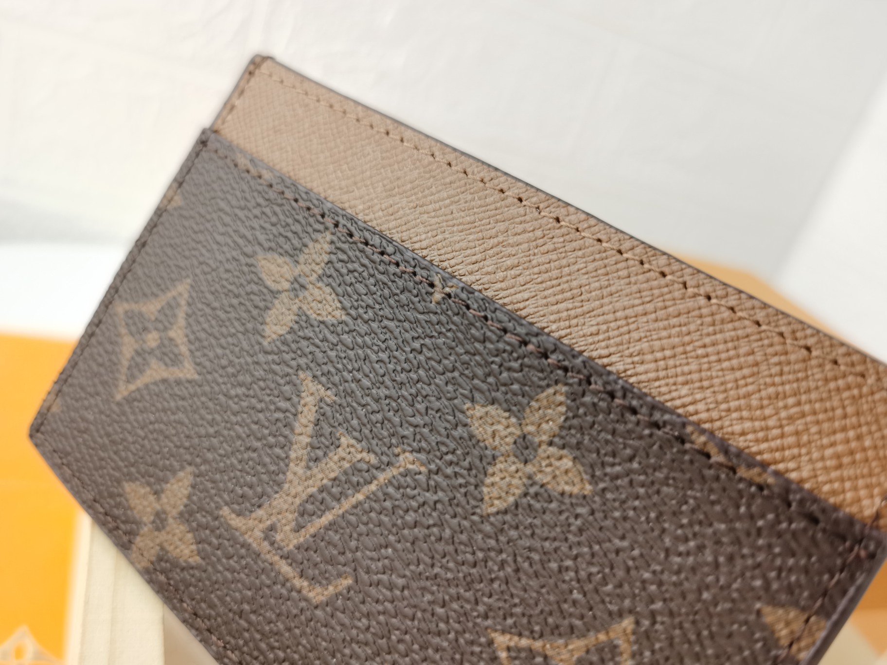 高品質M61733名刺入れ - シンプルで機能的なカードホルダー