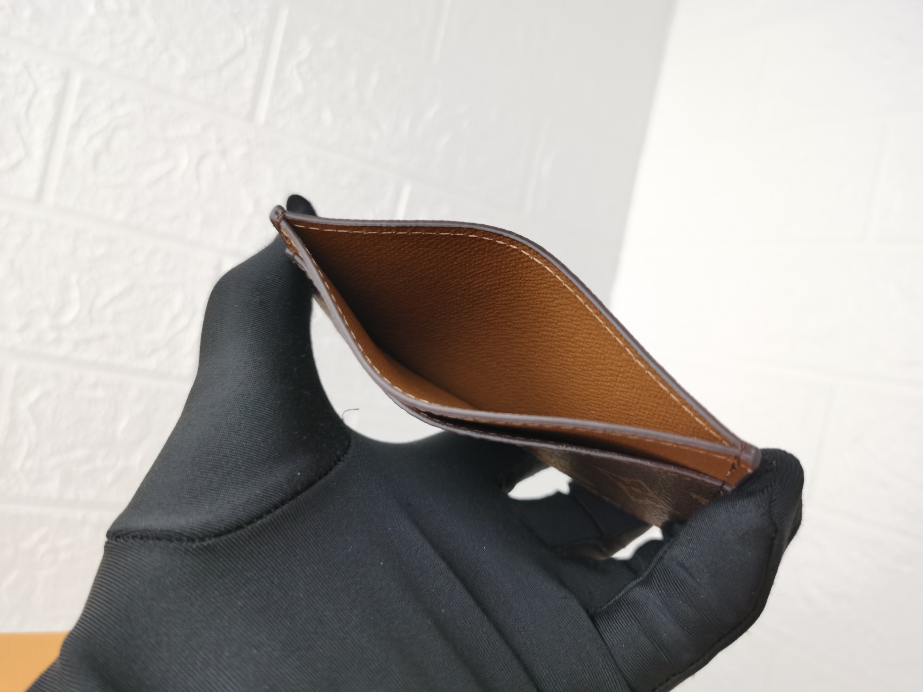 高品質M61733名刺入れ - シンプルで機能的なカードホルダー