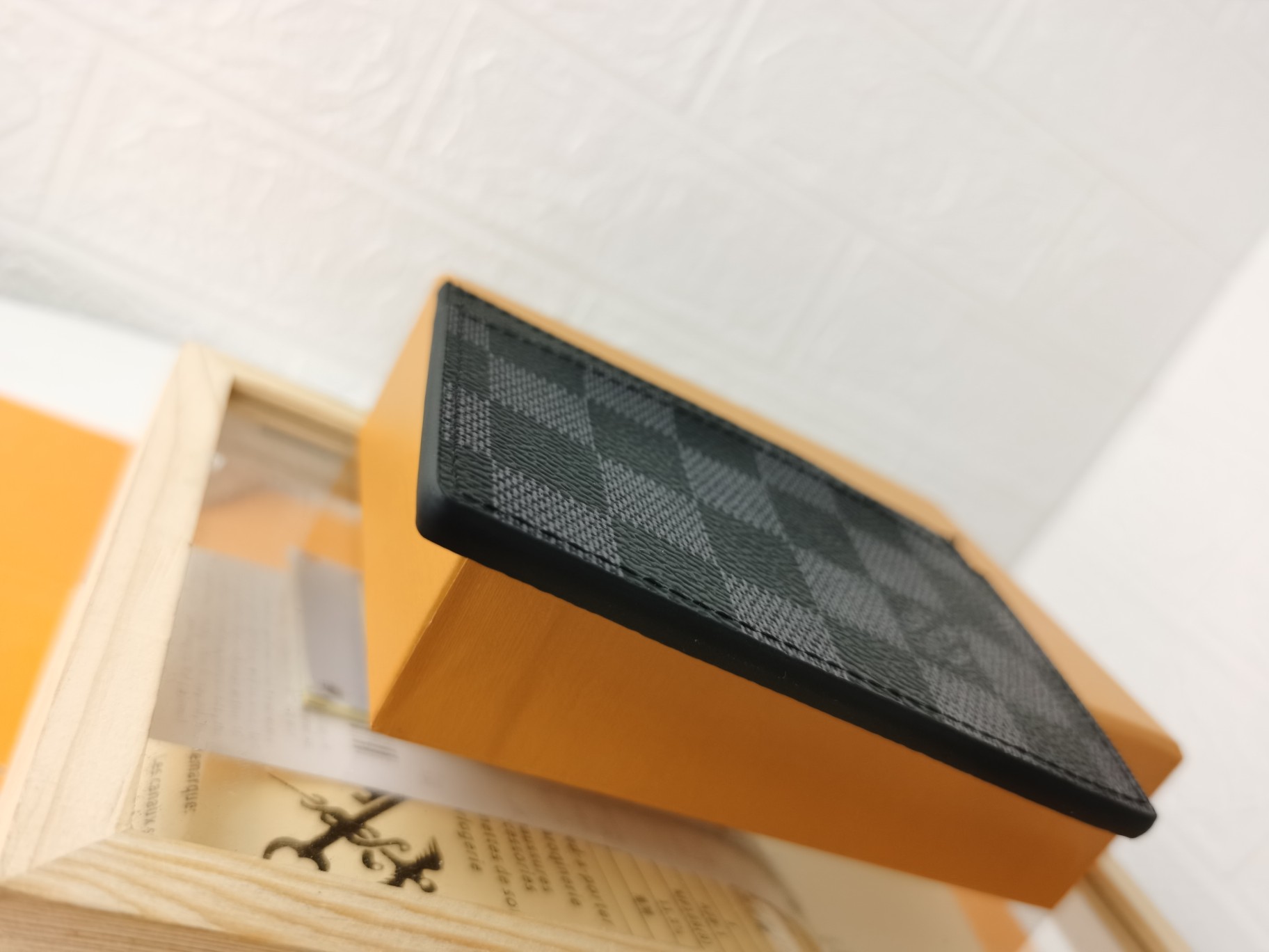 プレミアム名刺入れ M61733 横型カードケースの決定版