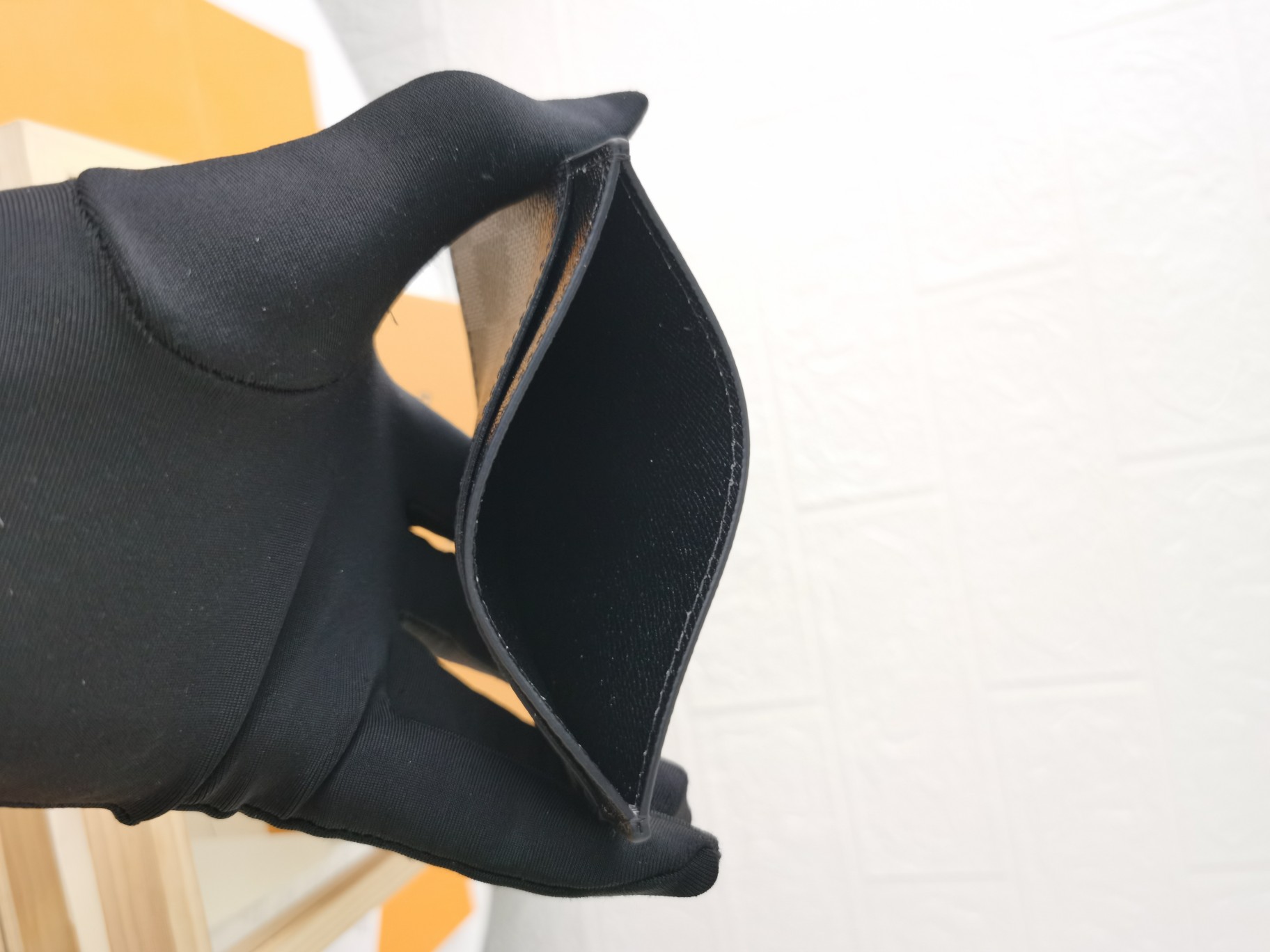 プレミアム名刺入れ M61733 横型カードケースの決定版