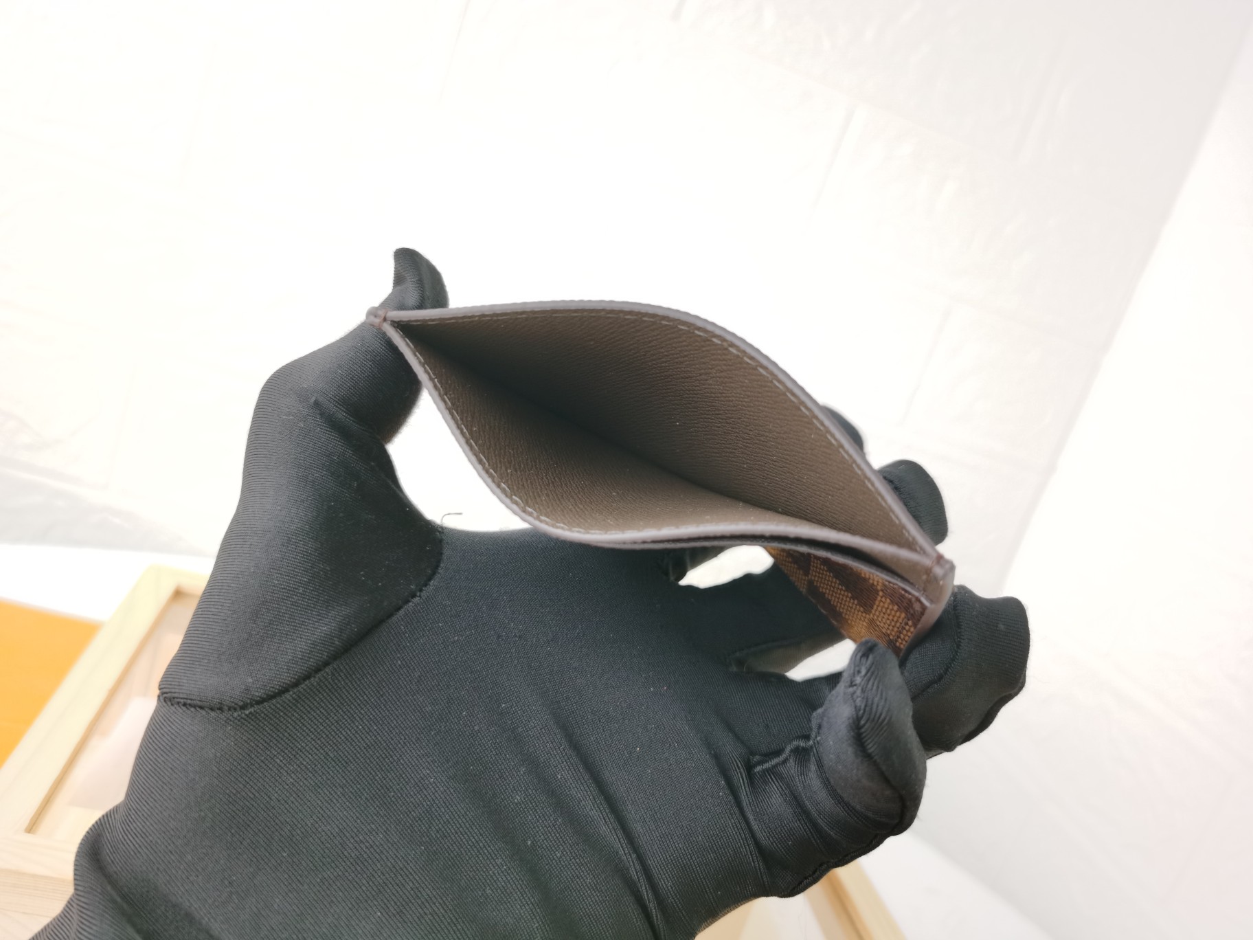 高級名刺入れ M61733 横型カードケース シンプルで洗練されたデザイン