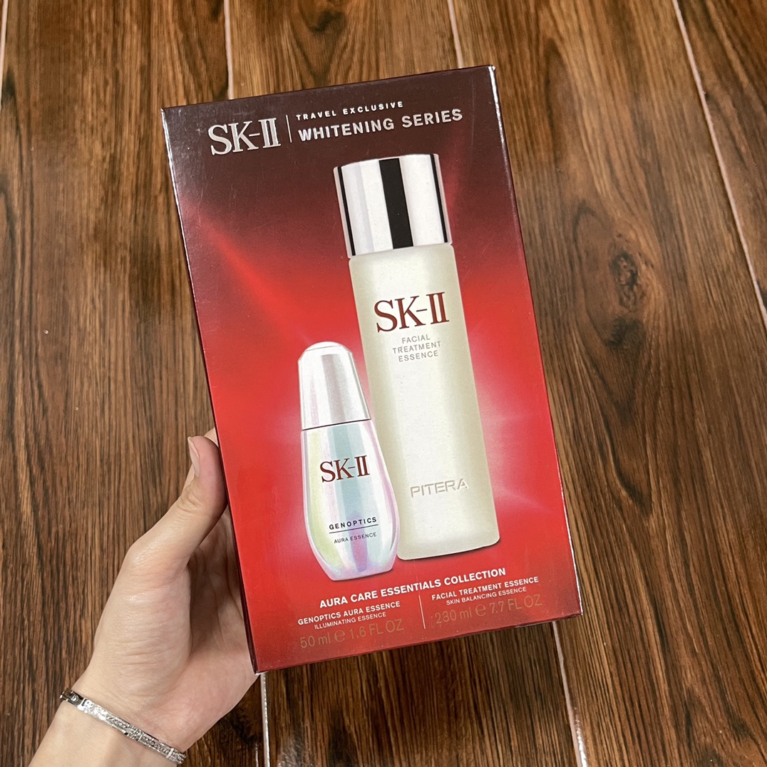 SK-II Whitening Series: Facial Treatment Essence & Genoptics Aura Essence