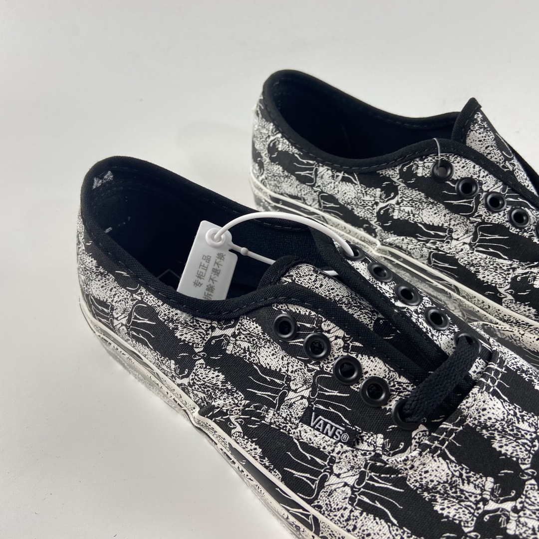 P160 Opening Ceremony x Vans Authentic 黑豹满印 联名鞋款 VN0A348A43M