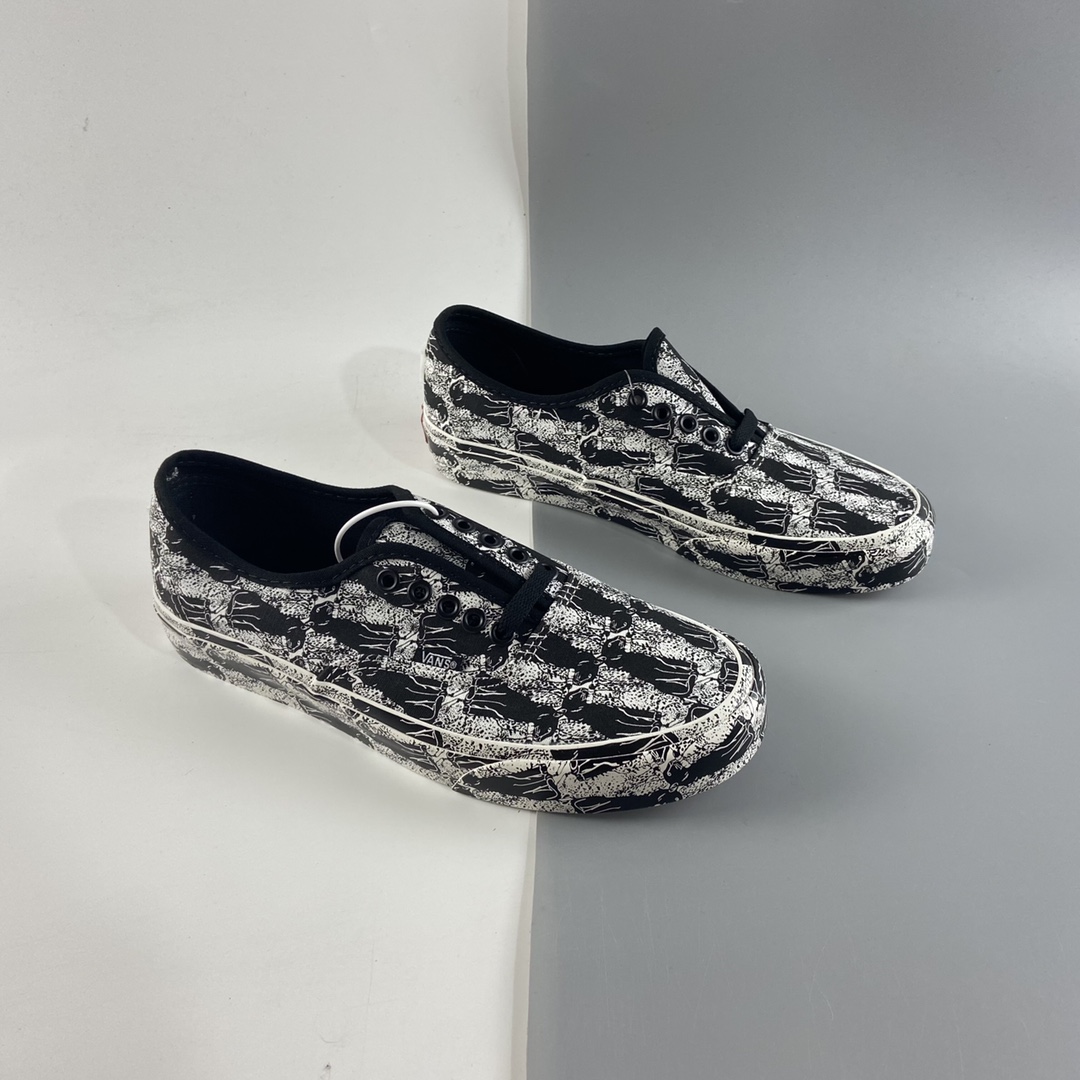 P160 Opening Ceremony x Vans Authentic 黑豹满印 联名鞋款 VN0A348A43M