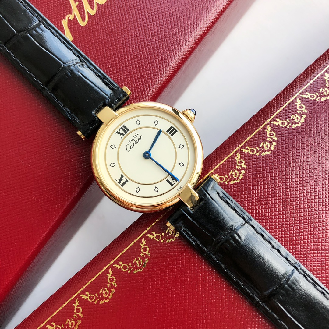 Cartier 最新款卡地亚中古腕表 色 极其富有绅士淑女范儿 都说年少时不要遇见太惊艳的人会误终身