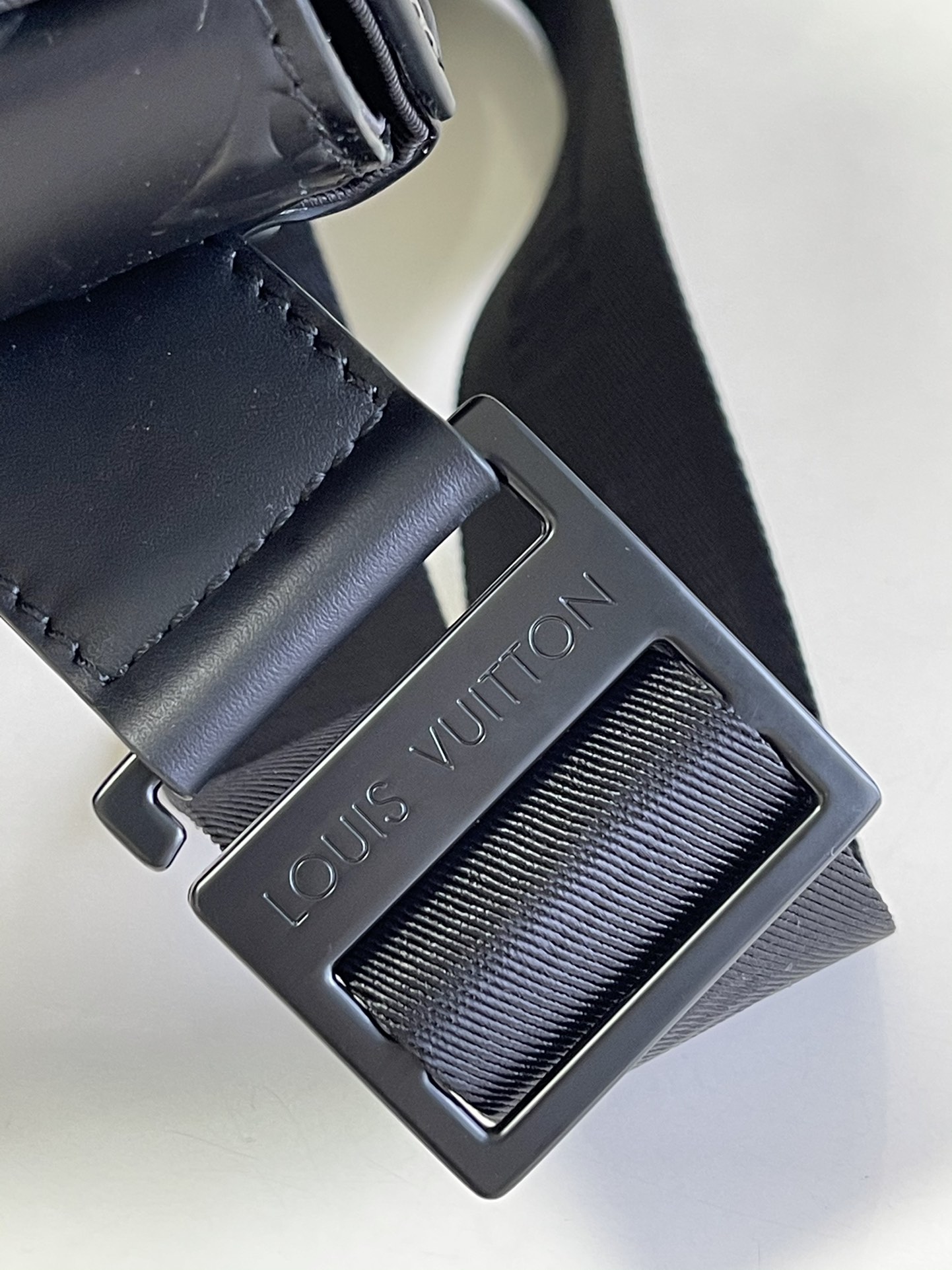 Louis Vuitton LV Trunk Slingbag单肩包 M57952