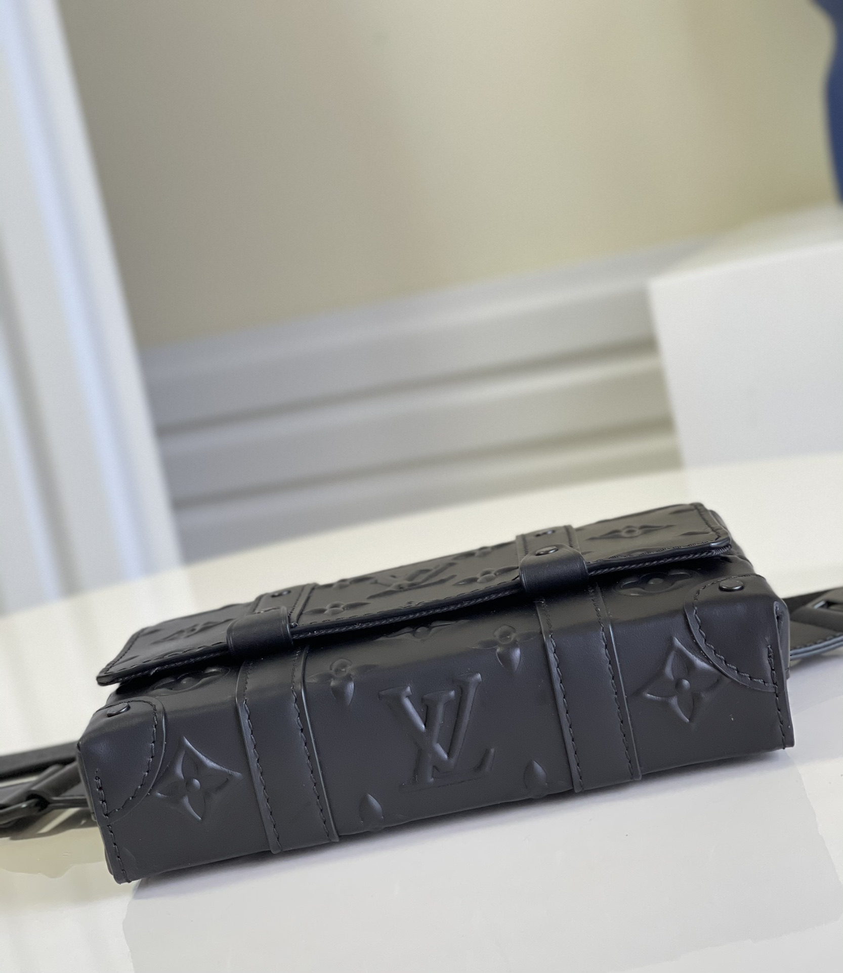 Louis Vuitton LV Trunk Slingbag单肩包 M57952