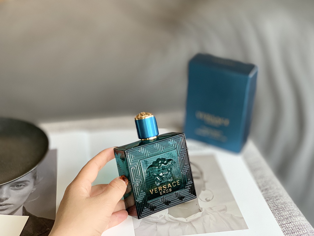 Versace Haute Couture Artisanal Perfumery Haute Fragrance Scent Perfume 2