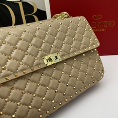 大号0128#Valentino 华伦天奴🆕🆕款女士挎包,GARAVANI ROCKSTUD SPIKE 大号0128#Valentino 华伦天奴🆕🆕款女士挎包,GARAVANI ROCKSTUD SPIKE
