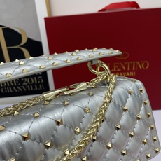 大号0128-1#Valentino 华伦天奴🆕🆕款女士挎包,GARAVANI ROCKSTUD SPI 大号0128-1#Valentino 华伦天奴🆕🆕款女士挎包,GARAVANI ROCKSTUD SPI