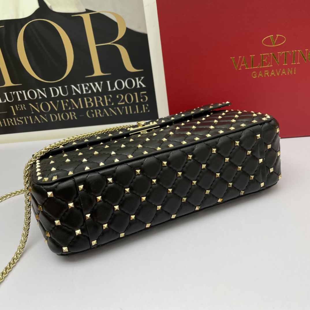 大号0128#Valentino 华伦天奴🆕🆕款女士挎包,GARAVANI ROCKSTUD SPIKE 大号0128#Valentino 华伦天奴🆕🆕款女士挎包,GARAVANI ROCKSTUD SPIKE