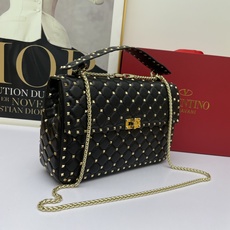 大号0128#Valentino 华伦天奴🆕🆕款女士挎包,GARAVANI ROCKSTUD SPIKE 大号0128#Valentino 华伦天奴🆕🆕款女士挎包,GARAVANI ROCKSTUD SPIKE