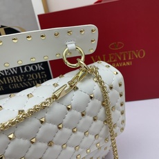 大号0128#Valentino 华伦天奴🆕🆕款女士挎包,GARAVANI ROCKSTUD SPIKE 大号0128#Valentino 华伦天奴🆕🆕款女士挎包,GARAVANI ROCKSTUD SPIKE