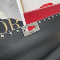 大号0128#Valentino 华伦天奴🆕🆕款女士挎包,GARAVANI ROCKSTUD SPIKE 大号0128#Valentino 华伦天奴🆕🆕款女士挎包,GARAVANI ROCKSTUD SPIKE