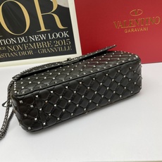 大号0128#Valentino 华伦天奴🆕🆕款女士挎包,GARAVANI ROCKSTUD SPIKE 大号0128#Valentino 华伦天奴🆕🆕款女士挎包,GARAVANI ROCKSTUD SPIKE