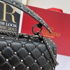 大号0128#Valentino 华伦天奴🆕🆕款女士挎包,GARAVANI ROCKSTUD SPIKE 大号0128#Valentino 华伦天奴🆕🆕款女士挎包,GARAVANI ROCKSTUD SPIKE