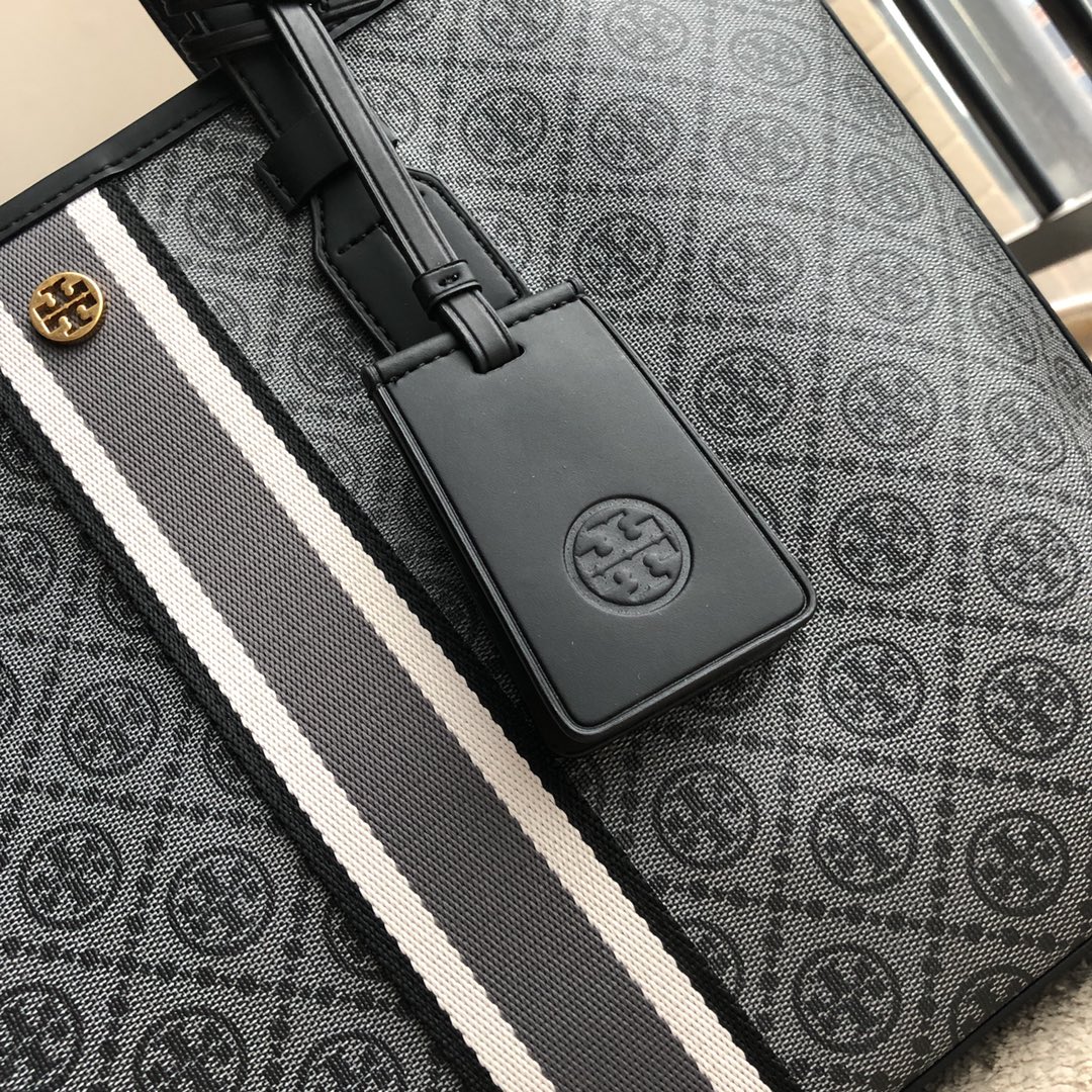 Tory Burch ～TB81963 新款购物袋 小号 该系列选用涂层帆布匠心打造 魅力隽永又风格独具