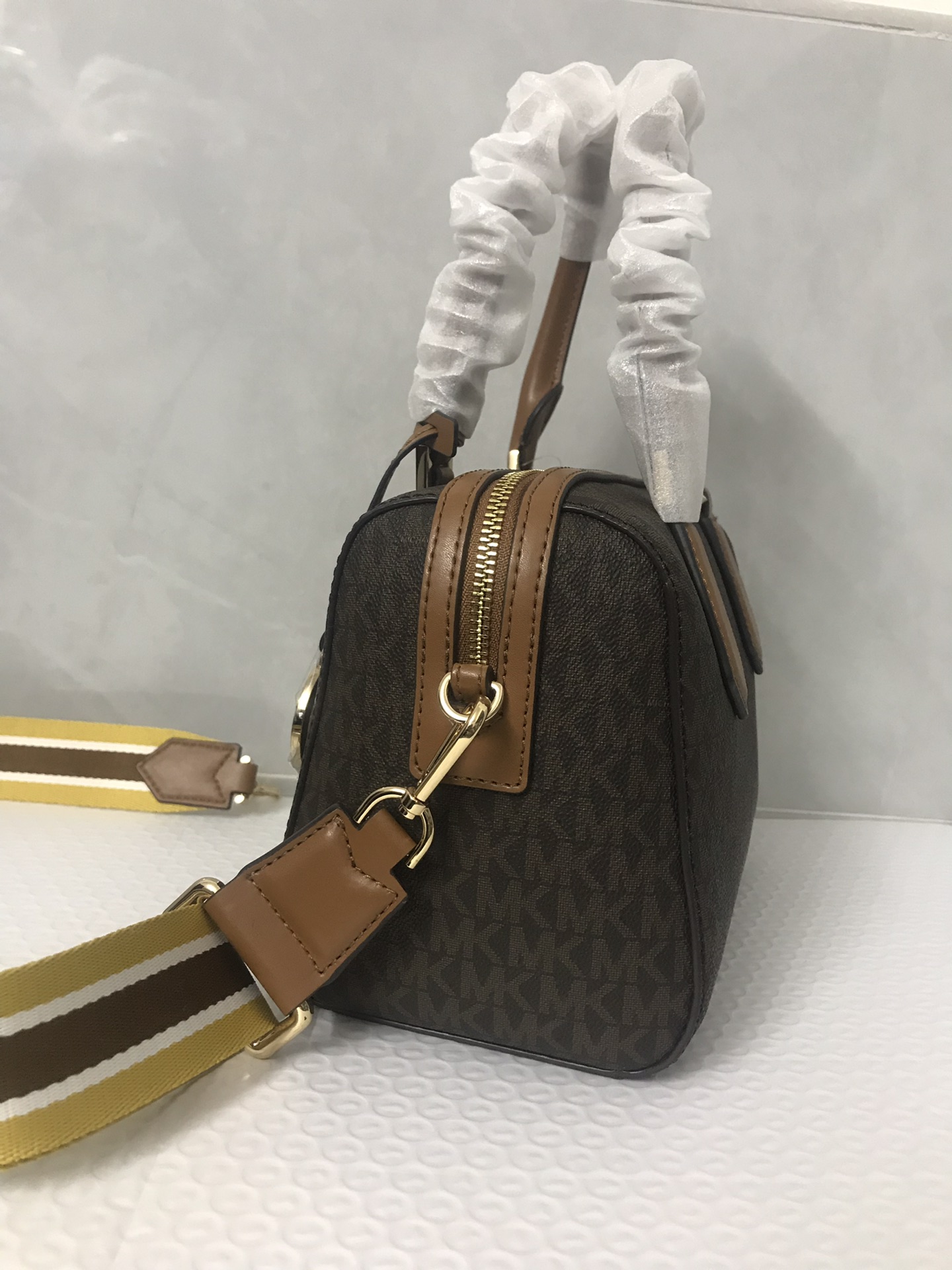 Michael Kors 小号枕头包 A
