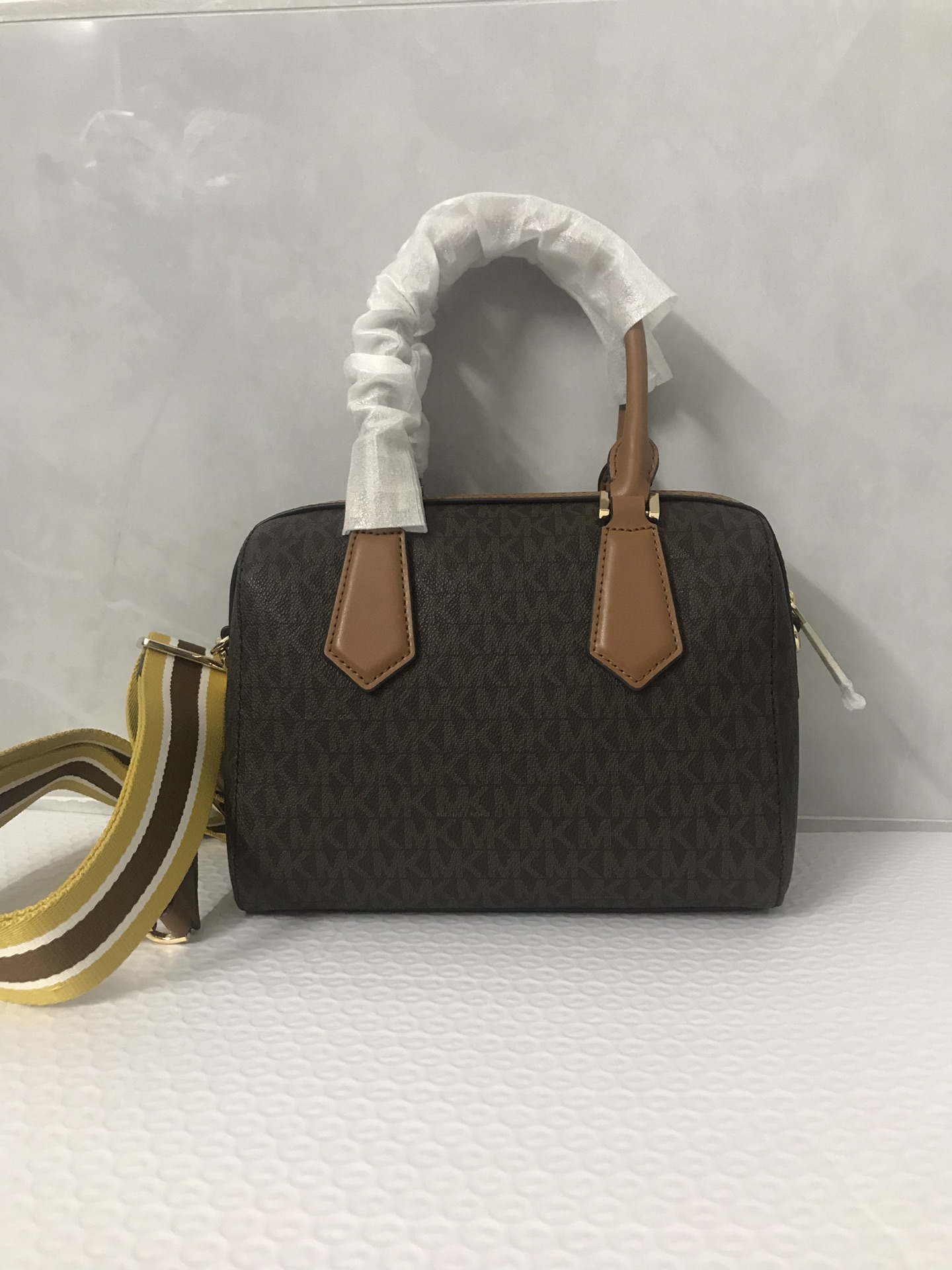 Michael Kors 小号枕头包 A