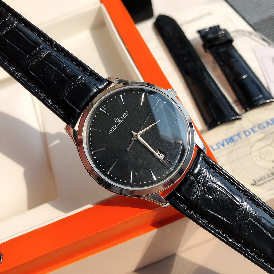 El Jaeger-LeCoultre Ultra-Thin Master Series está equipado con piel de cocodrilo y una correa de piel de vacu…