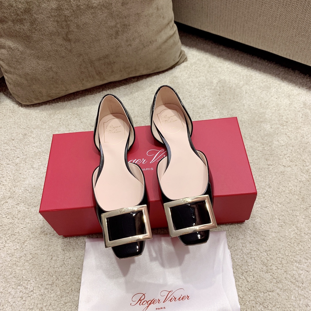 Roger Vivier Belle chaussures à talon carré avec boucle en écaille, version ronde moulée sur mesure, un vrai coup de cœur pour ce modèle RV