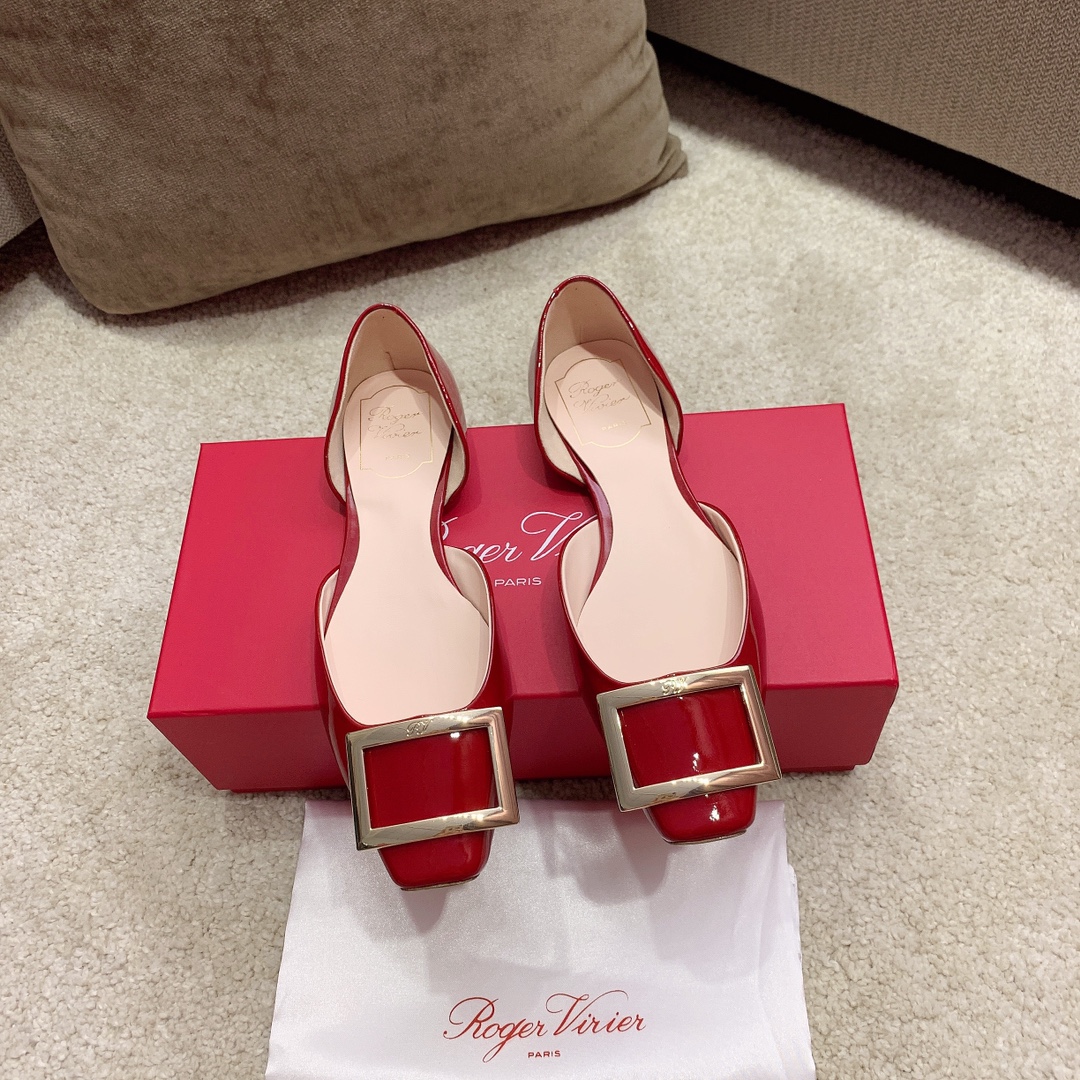 Roger Vivier Belle chaussures à talon carré avec boucle en écaille, version ronde moulée sur mesure, un vrai coup de cœur pour cette RV