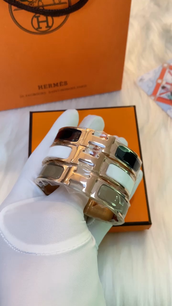 H bracelet
